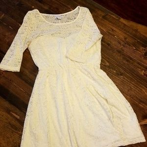 Cream 3/4 sleeve dress